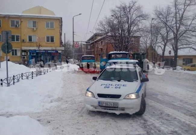 Полицията, общината и БКС със съвместна акция за снегопочистването
