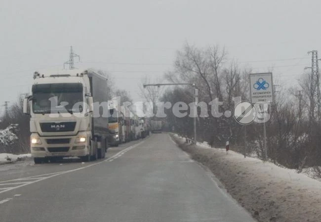 Поредна блокада на пътя за Дунав мост 2