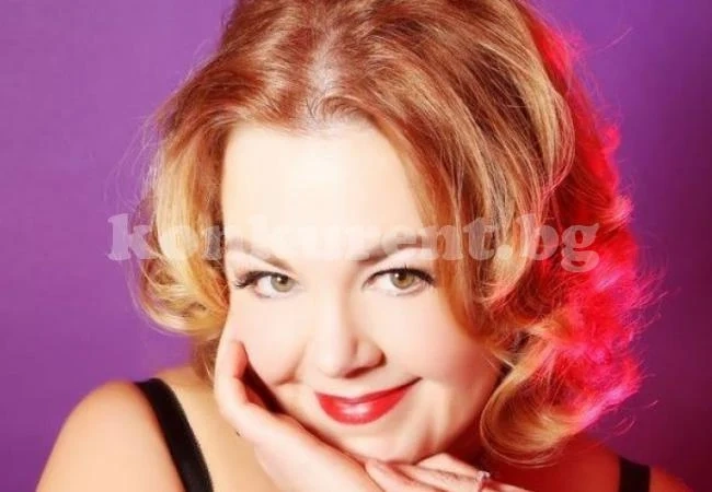 Учителка покори мрежата със своите секси СНИМКИ 18+