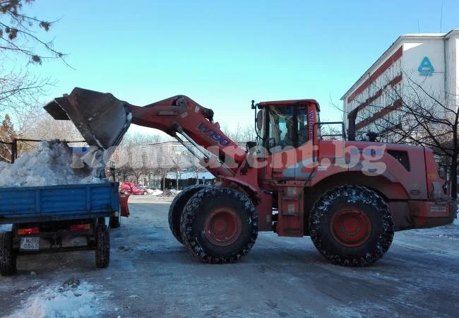 1650 кубика сняг са извозени от улиците на Монтана