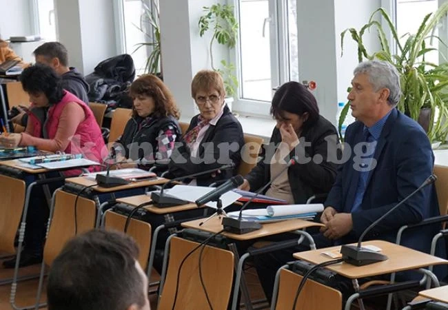 Мездра се сдоби със знатни близнаци