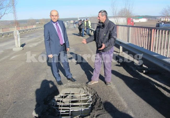 Областният управител разпореди спешни мерки за моста до Краводер