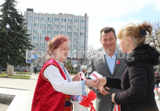 Пет хиляди мартеници бяха раздадени в община Бяла Слатина