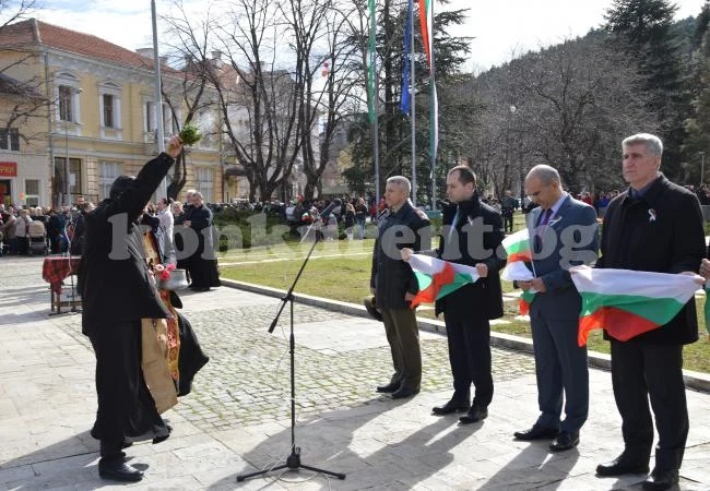 Хиляди врачани празнуваха заедно Националния празник на България - 3 март