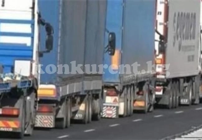 Вижте къде в Северозапада и страната спират ТИР-овете до довечера