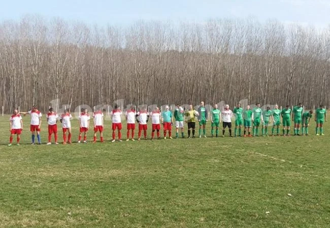 Искра загря за старта с победа над Озировец