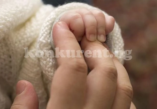18-годишна роди трето бебе