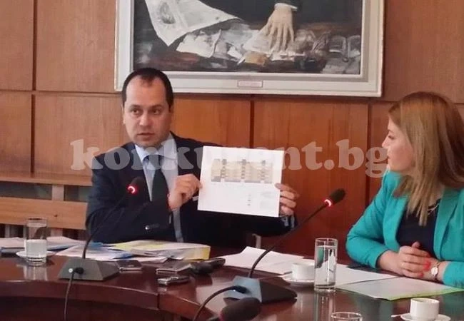 Санирането продължава, откриват нови площадки