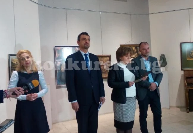 Хайтов и реформаторите подариха изложба на врачани