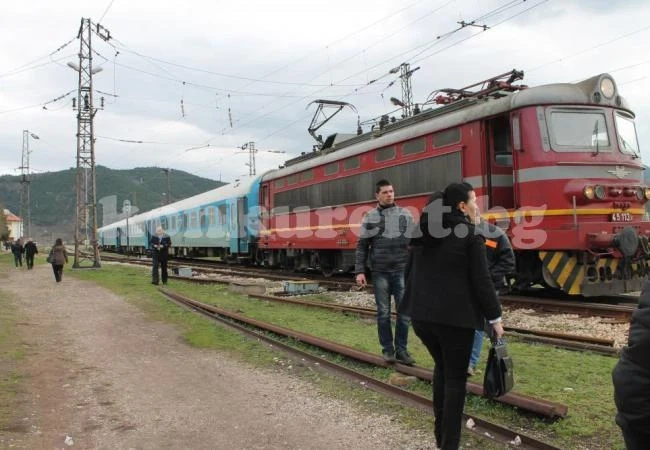 Утре погребват блъснатата баба от експрес \