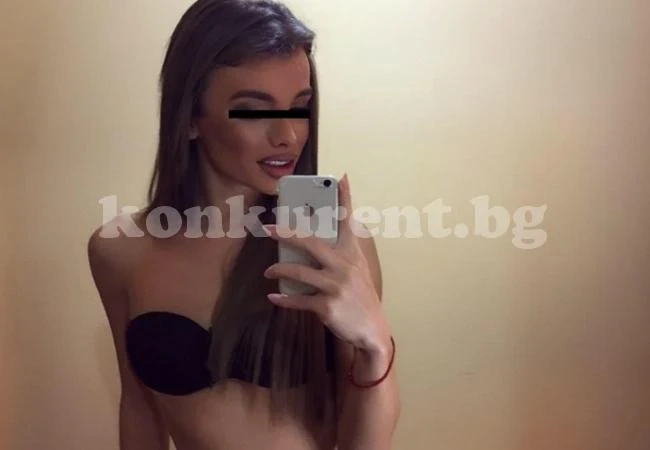 Абитуриент се тръшка, че иска да отиде с рокля на бала, вече си сложи сутиен!