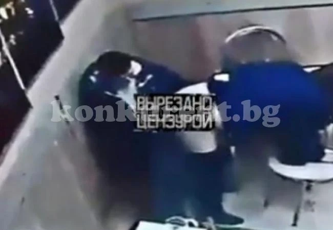 Двойка прави зверски секс пред очите на клиентите на кафене (ВИДЕО 18+) 