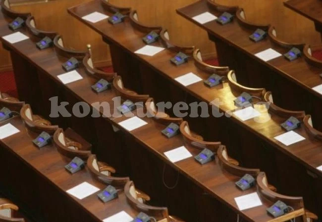 Новият парламент трябва да приеме спешно 17 законопроекта