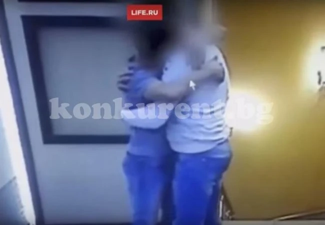 Шефска балтия за двама мъже, натискали се на фирмен банкет (ВИДЕО)