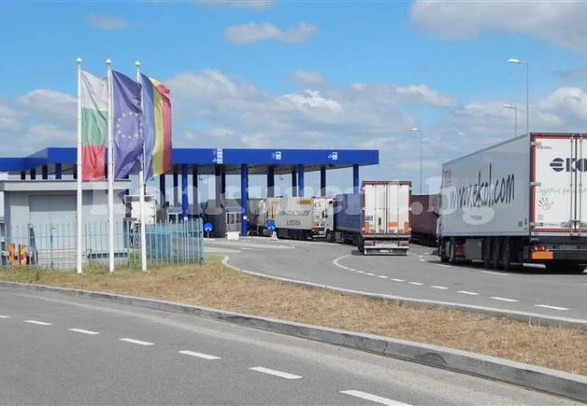 Днес и в четвъртък спират за кратко движението по Дунав мост-2