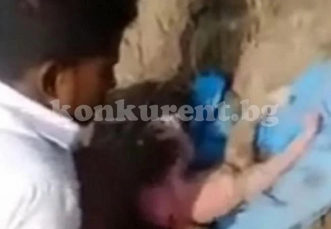 Родители погребаха жива новородената си дъщеря (ВИДЕО 18+)