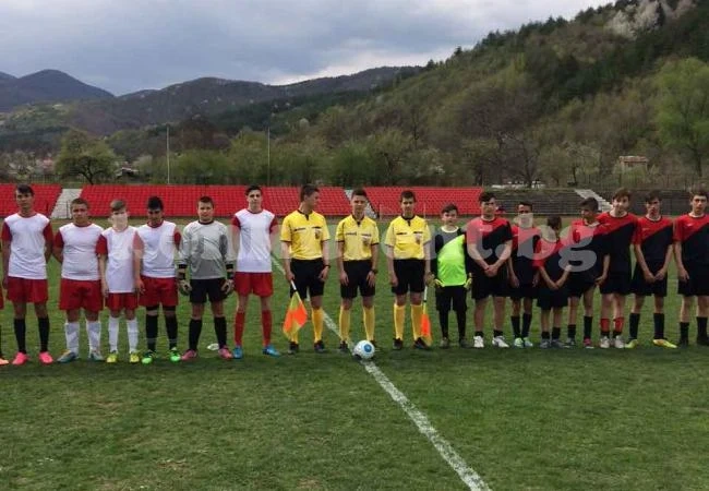 Лидерът при децата заформи шестица срещу Септември