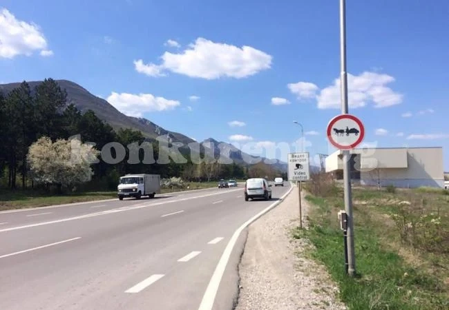 Властта обяви война на коне и каруцари