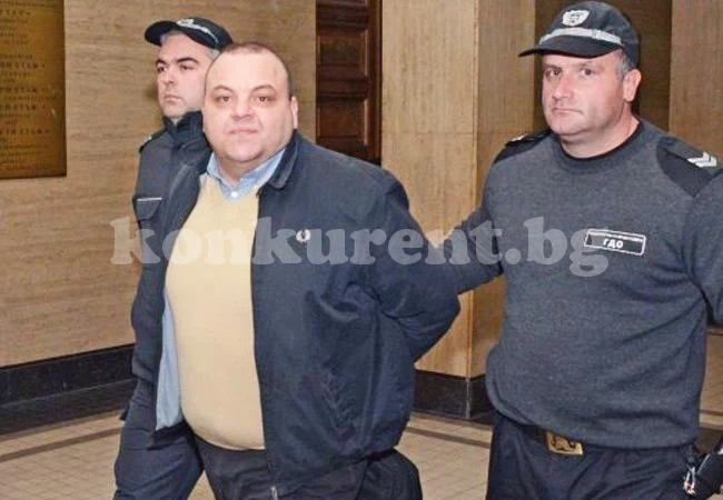 Чеци нагъл, репчи се на съдии