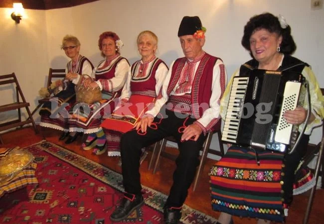 Пенсионери възраждат традиции преди Великден