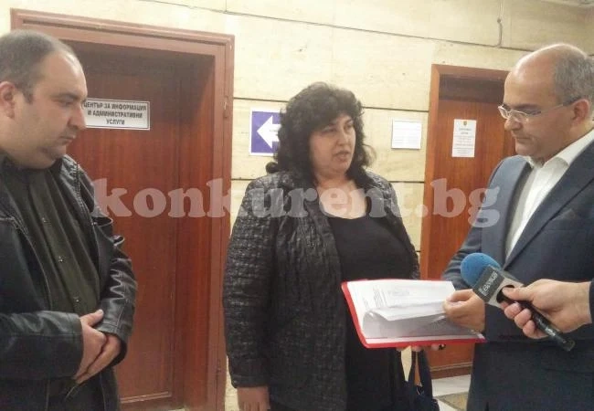 Недоволни жители на Михайлово внесоха подписка в Областната управа