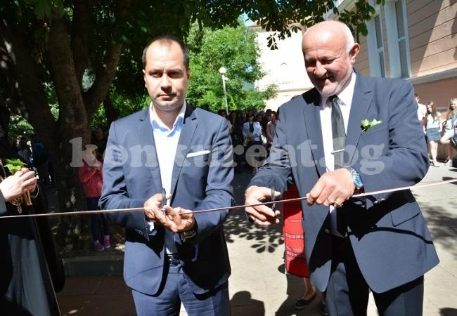 СУ „Христо Ботев“ във Враца се сдоби с метеорологична станция