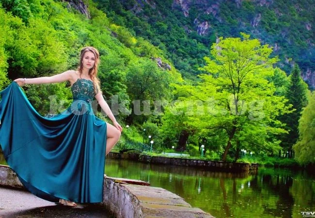 Участничка в Game of Proms дава шанс на Криси Даниелова