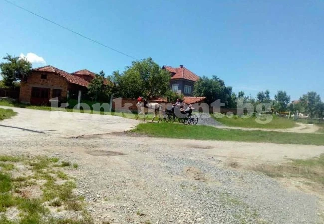 Кметът на Косталево посреща походниците с файтона на бай Анко