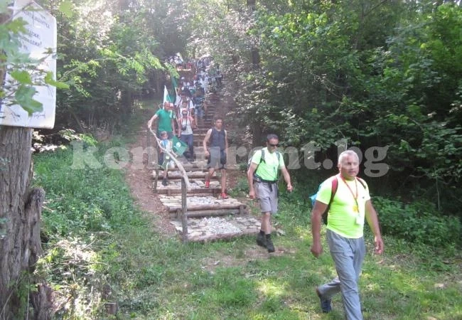 ВИДЕО: Посрещнаха походниците край Косталево