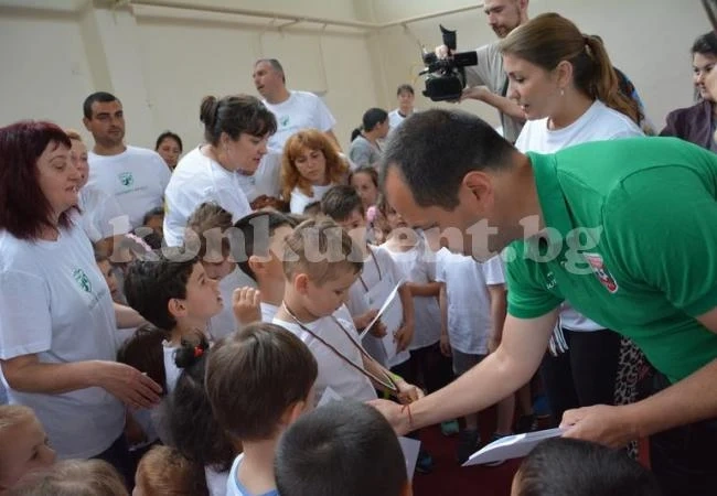 Калин Каменов награди победителите в мини маратон