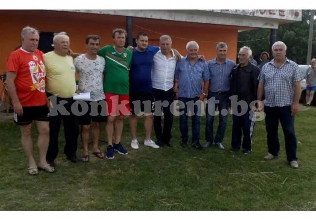 Футболът в Грамада чества юбилей, отличиха ветерани