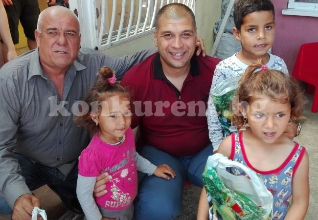 ДПС и Димитър Аврамов зарадваха 300 малчугани