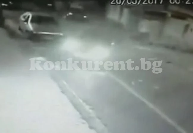 Изоставена съпруга не прости на бившия си, че се забавлява в бар и го прегази зловещо с автомобила си (ВИДЕО)