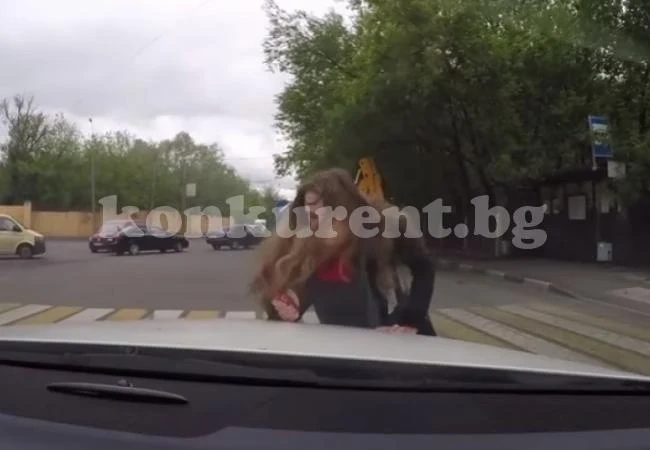 ВИДЕО: Вижте какво се случва с мускулест батка, прегазил крехко момиче