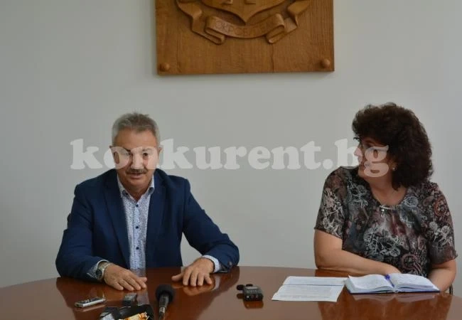 Пръскат нощем Монтана срещу комари и бълхи