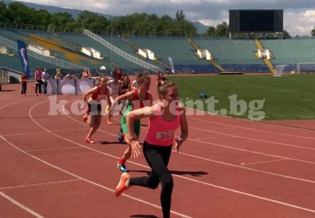 Михаела и Никола се включиха във финалите на „Атлетика търси таланти”