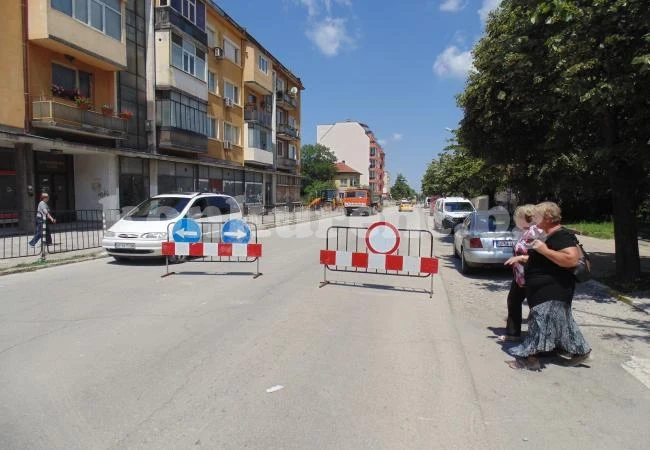 Ето как се спазват забраните във Враца СНИМКИ