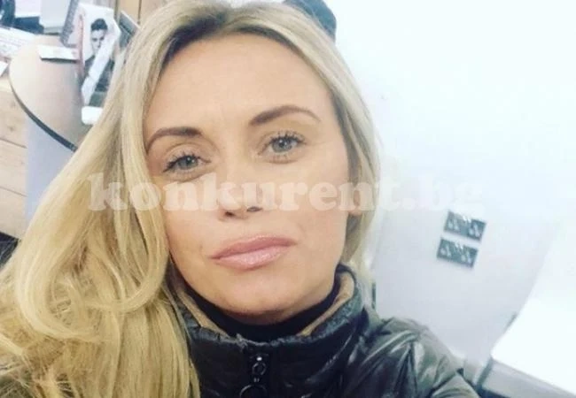 Гостенка прави тройка с домакинята и любовника ѝ, а после се оплаква: Ръцете ѝ бяха в гащите ми!