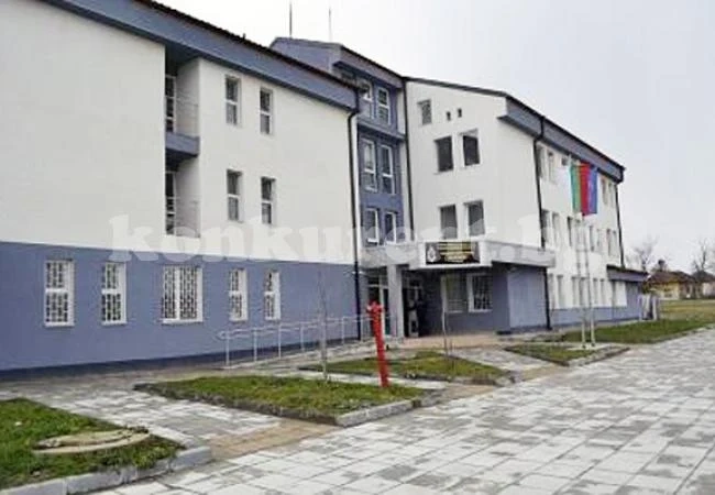Хлапачка краде обувки от магазин