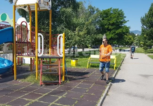 Внимание! Детските площадки в Мездра са под карантина