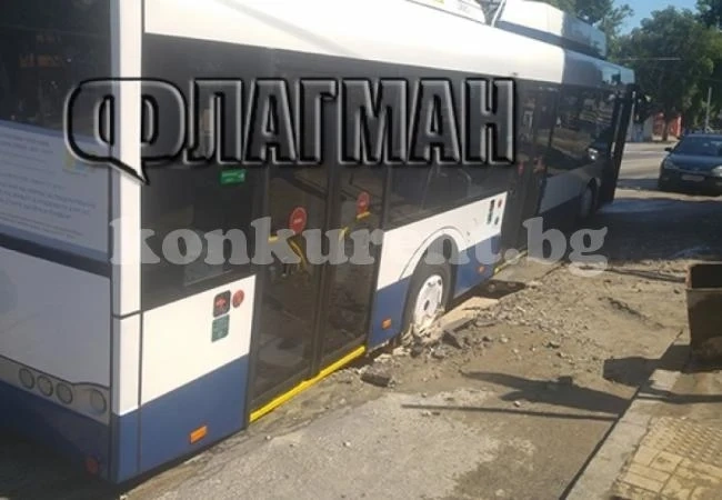 Тролей пропадна в земята, като по чудо няма пострадали