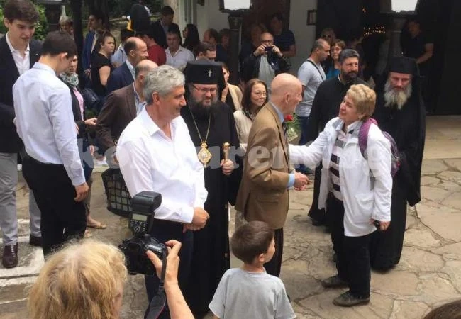 Първи снимки от визитата на Симеон в Черепишкия манастир