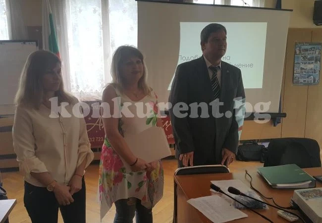 Синдикат обучава учители