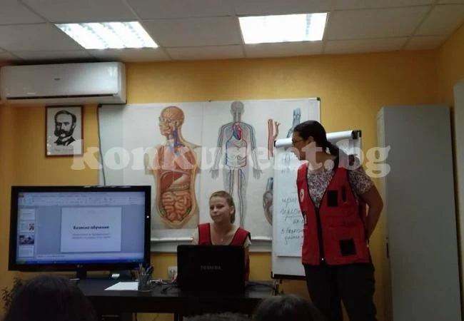 Ученическа група „Таралежи” проучва дейностите на БЧК  