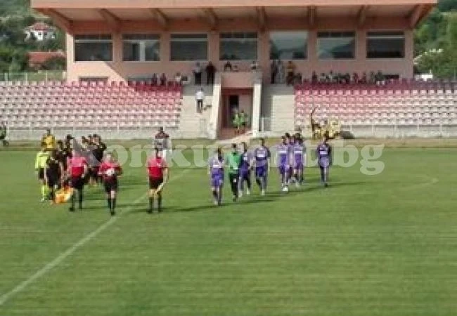 Криводол донесе късмет на Етър U17, в града гледаха и женски футбол