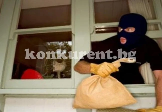 Момче ошушка селска къща, похарчи набързо плячката