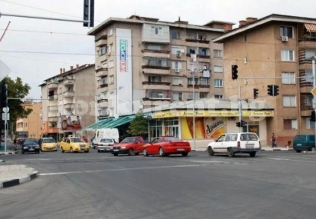Светофар се срути върху кола в Монтана