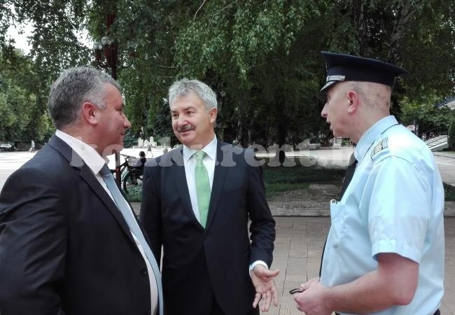 Ремонтират възлов булевард