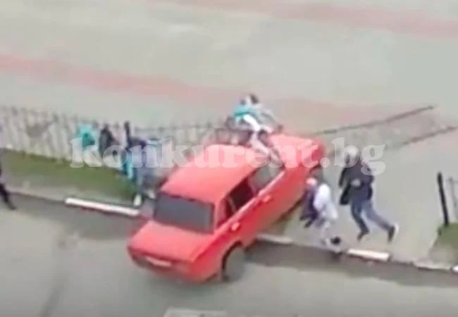Зловещо ВИДЕО: Пиян идиот с жигули размаза три жени