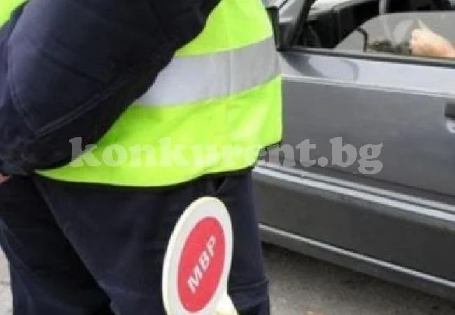 Хванаха неправоспособен да кара кола с чужди табели